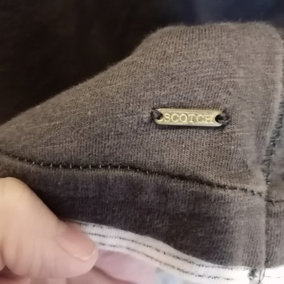 Scotch & Soda Men's Layered V-Neck Pocket Tee - Picture 4 of 5